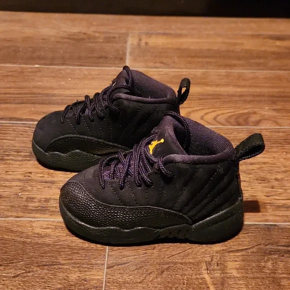 Kids Jordan 12 Retro - Picture 3 of 8